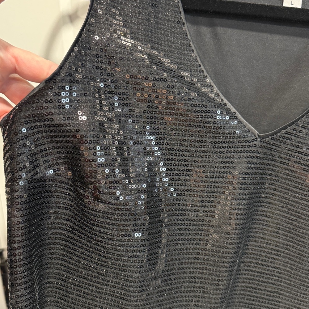 Nine West Black Sequin V Neck Sleeveless Blouse EUC - Picture 2 of 6